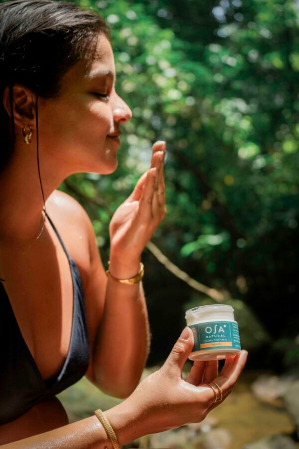 Luxuriant Moisturizing Cream - Image 11