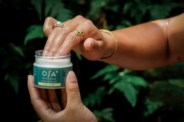 Luxuriant Moisturizing Cream - Image 10