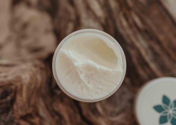 Luxuriant Moisturizing Cream - Image 8